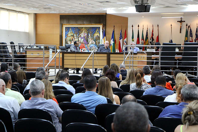 Evento no salão do tribunal pleno do TJES.