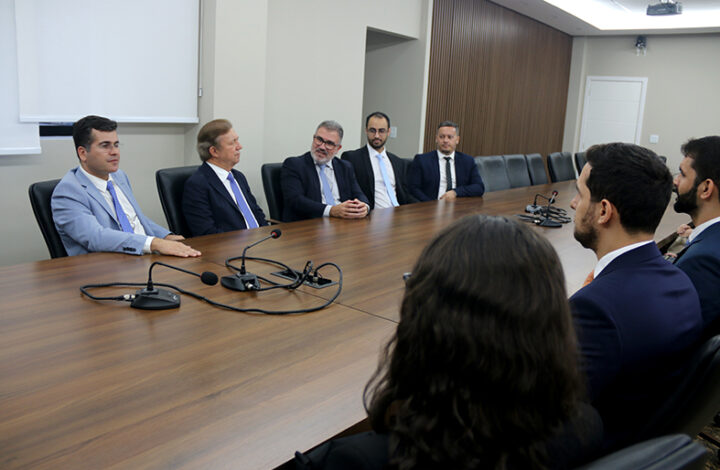 Presidente do Tribunal de Justiça recebe a visita dos novos procuradores e novas procuradoras do Estado