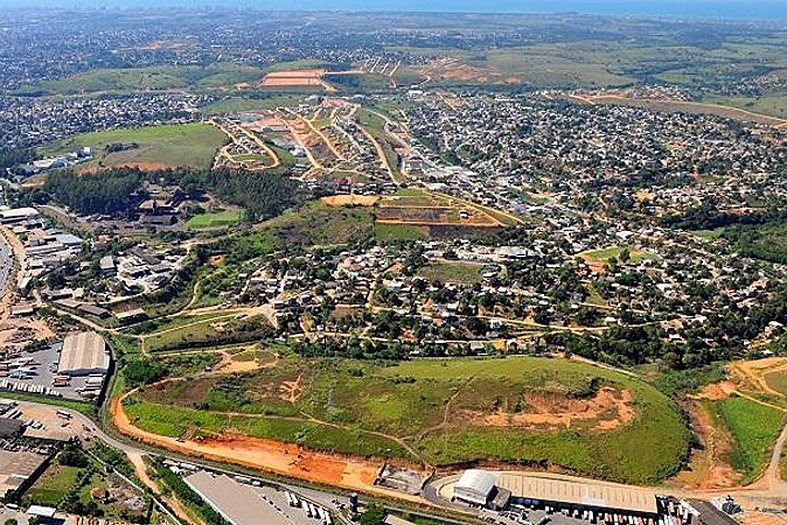 Fotografia aérea do município de Viana, no Espírito Santo.