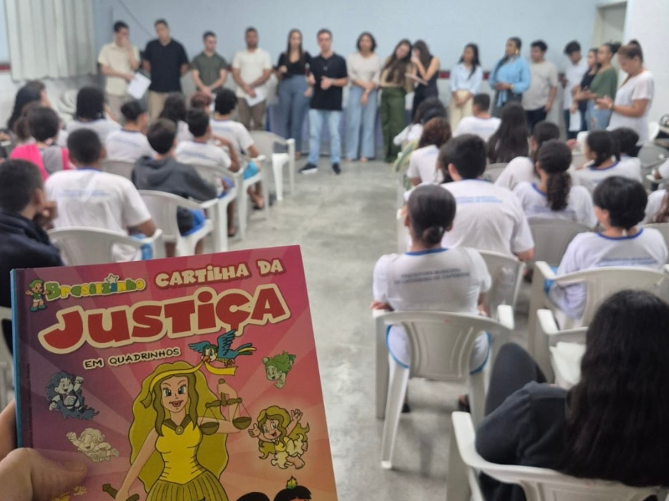 Programa de Linguagem Simples leva Conhecimento Jurídico a Estudantes