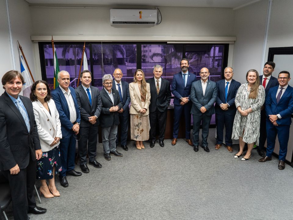 Emes e TCE-ES assinam Acordo de Cooperação Técnica e Firmam Parceria