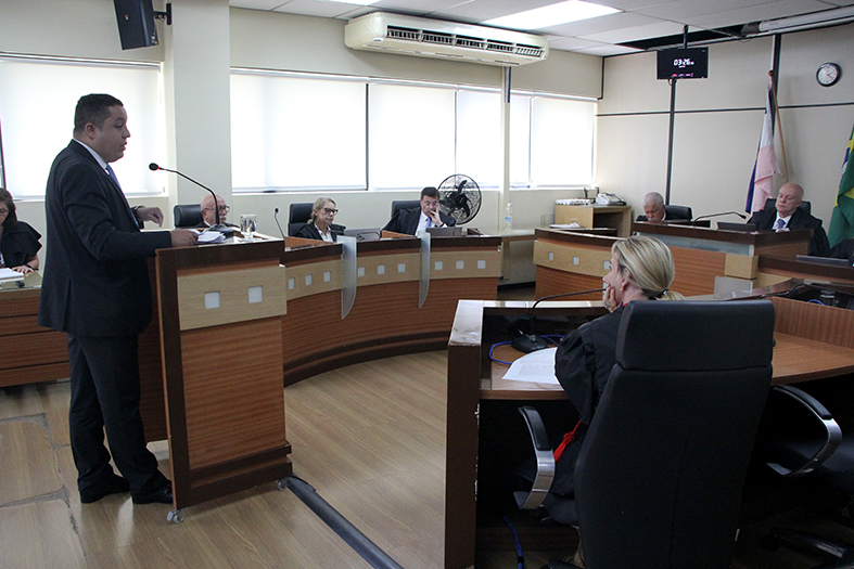Sessão da 1ª Câmara Criminal no Palácio da Justiça capixaba.