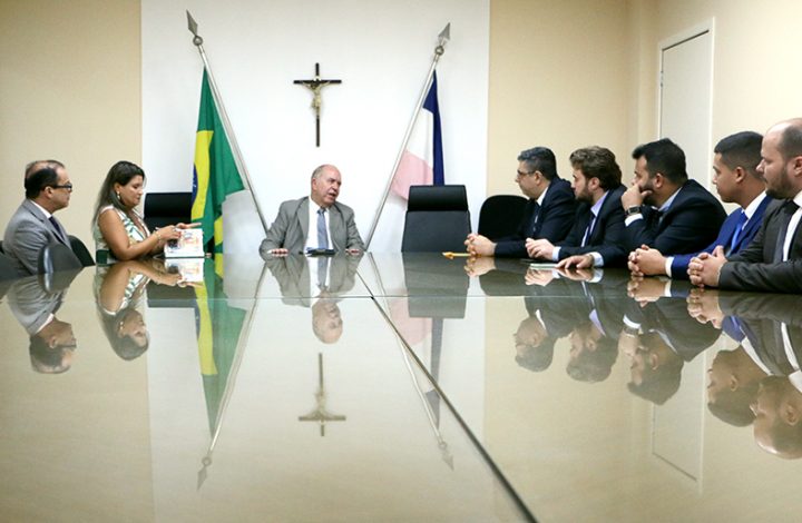 Presidente do Tribunal de Justiça recebe a visita do Presidente da Ordem dos Advogados do Brasil – ES