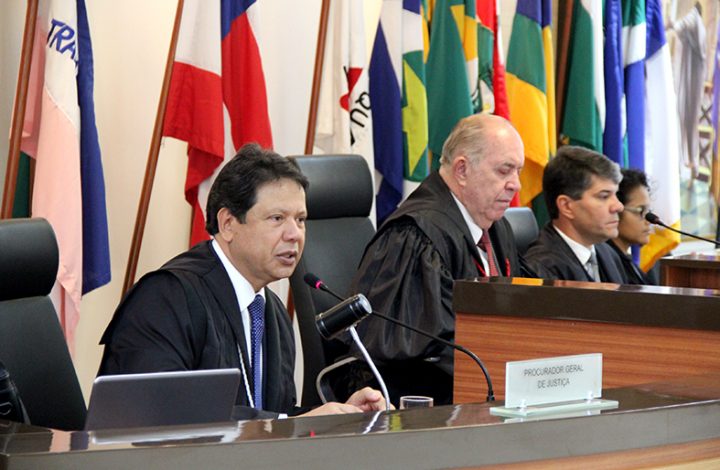 Novo Procurador-geral de Justiça, Eder Pontes, participa de sessão do Tribunal Pleno para cumprimentar Desembargadores