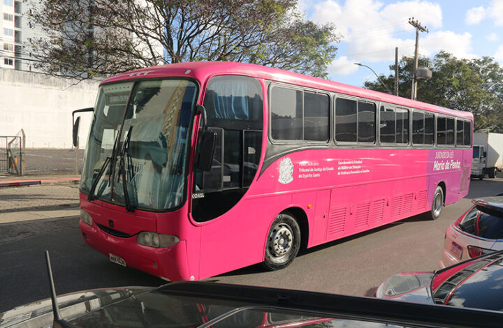 Ônibus rosa da Lei Maria da Penha faz parada em Linhares neste sábado, 25