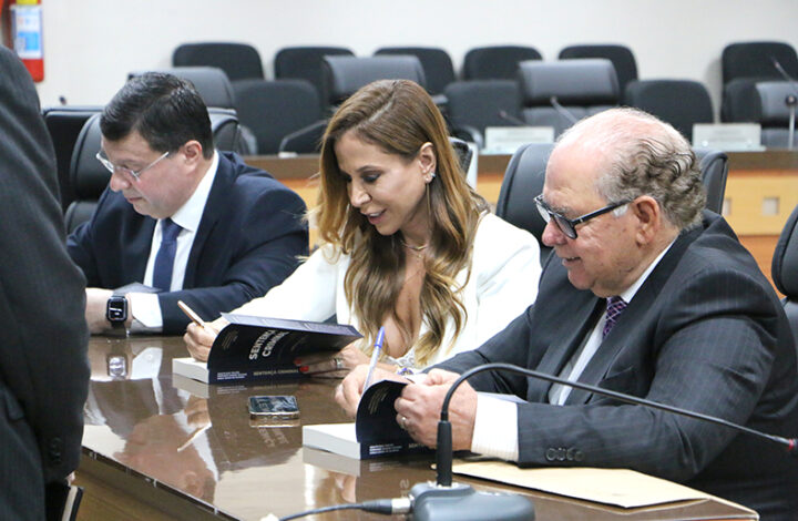 Evento com palestra marca o lançamento da 8ª edição do livro Sentença Criminal no TJES