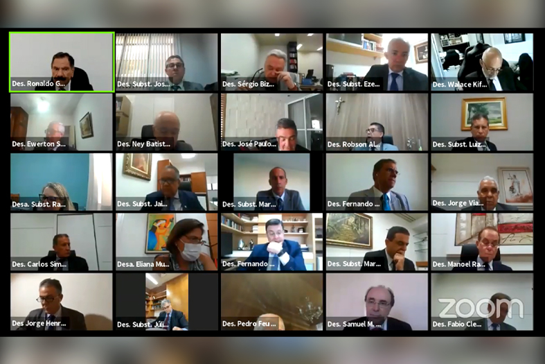 foto de tela de uma sessão do tribunal pleno via plataforma de transmissão de vídeo