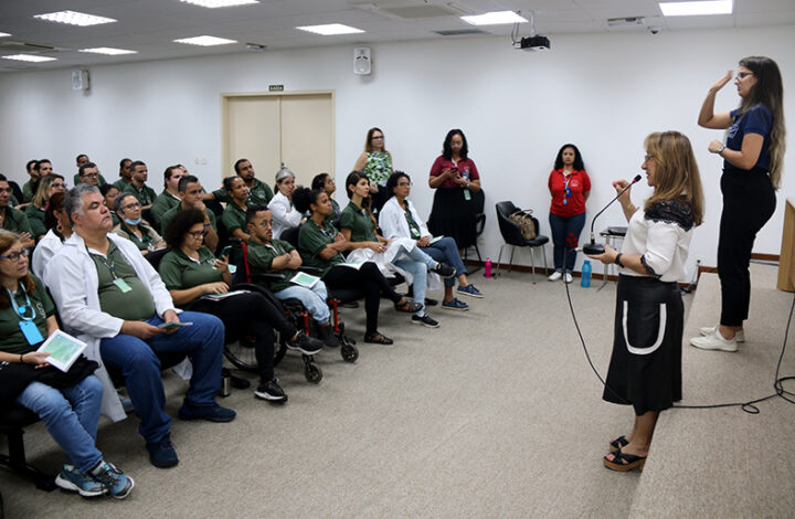 Violência doméstica é tema de palestra para colaboradores com deficiência