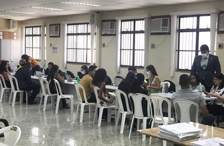 Famílias participam de sessão de conciliação em mutirão realizado na Comarca de Aracruz
