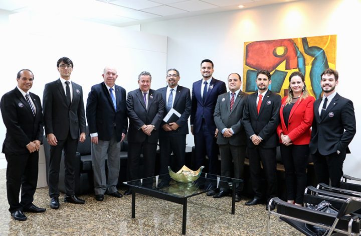 Presidente do TJES recebe Comissão da OAB-ES que veio apresentar a campanha nacional “Mero aborrecimento tem valor”