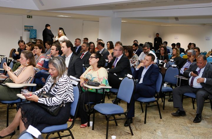 Juíza do ES participa de encontro do Colégio de Coordenadores da Infância e Juventude