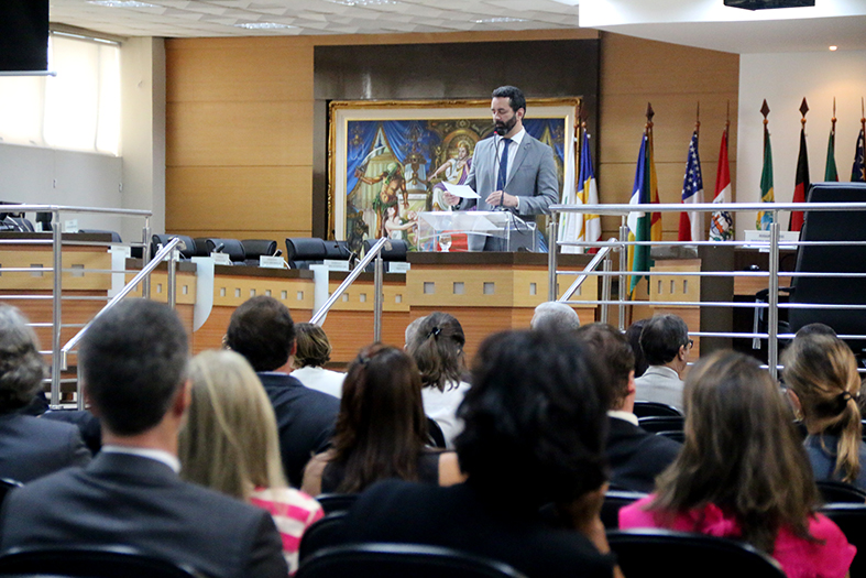 Aula Magna Esmages no salão pleno do TJES.