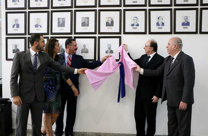 Desembargador Ronaldo Gonçalves tem retrato inaugurado na galeria de corregedores da CGJ-ES
