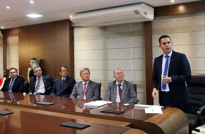 TJES e Prefeitura de Viana celebram assinatura para execução de obra na Casa do Cidadão