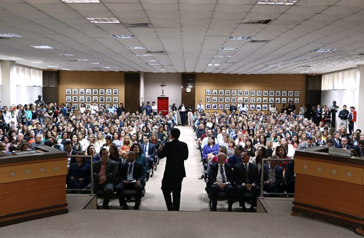 Juízes e servidores de 90 unidades do Poder Judiciário receberam o Prêmio Mérito Jurisdicional William Couto