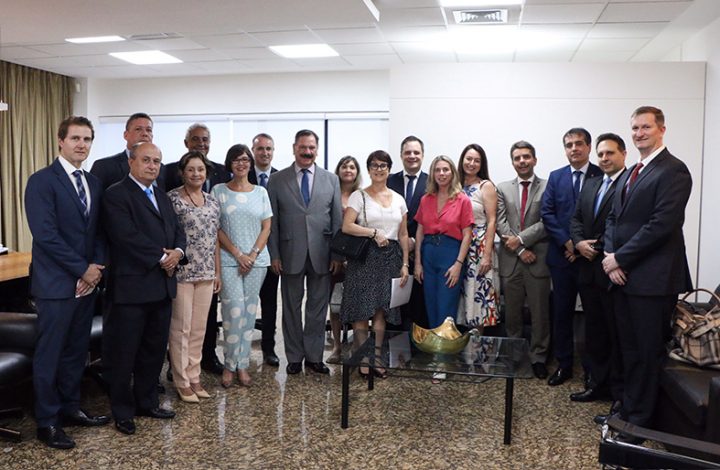 Presidente do Tribunal de Justiça recebe diretoria da Associação dos Magistrados do Estado