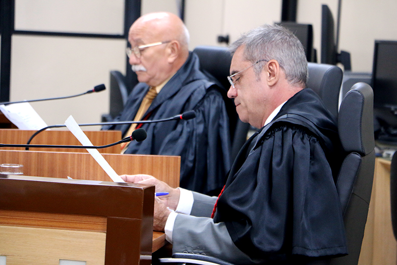 Desembargador Fernando Bravin atuando na segunda câmara cível.