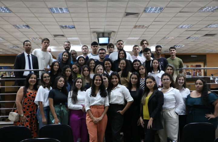 Tribunal de Justiça recebe 43 estudantes de direito na primeira visita monitorada do ano de 2023