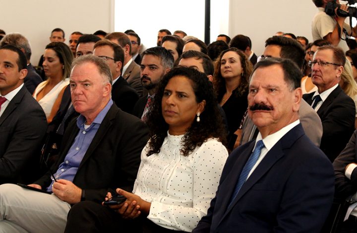 Presidente do TJES participa de palestra com o ministro do STF Luiz Fux no Palácio Anchieta