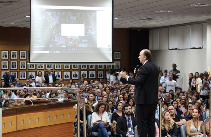 Servidoras e servidores do Poder Judiciário participam de reunião de trabalho sobre Metas para 2025