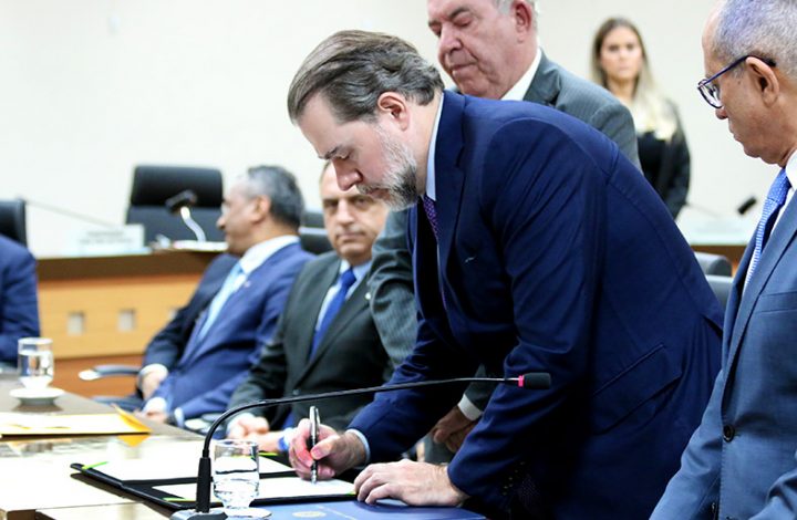 Presidentes do CNJ e do TJES lançam projeto “Penas Inteligentes” em solenidade no Tribunal de Justiça