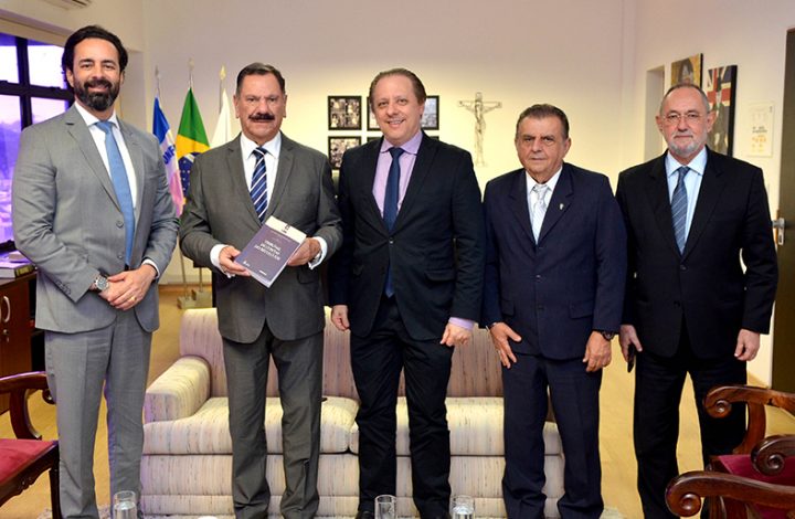 Presidente do Tribunal de Justiça do Espírito Santo visita o Tribunal de Contas do Estado