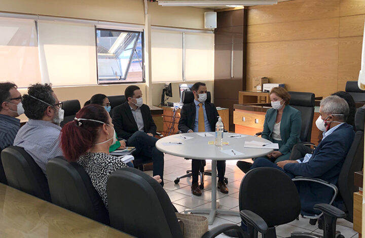 Médicos e Prefeito de Vitória participam de Audiência de Conciliação no Tribunal de Justiça