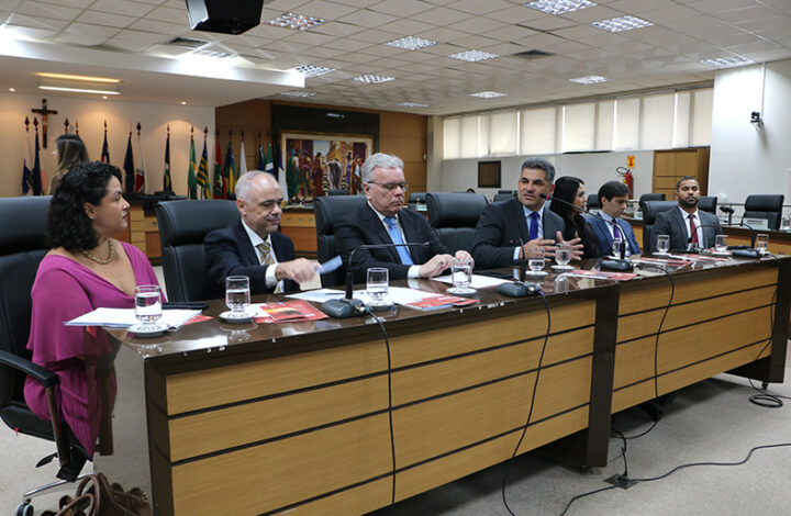 Judiciário e Município de Piúma assinam Termo de Adesão para implementação do Escritório Social
