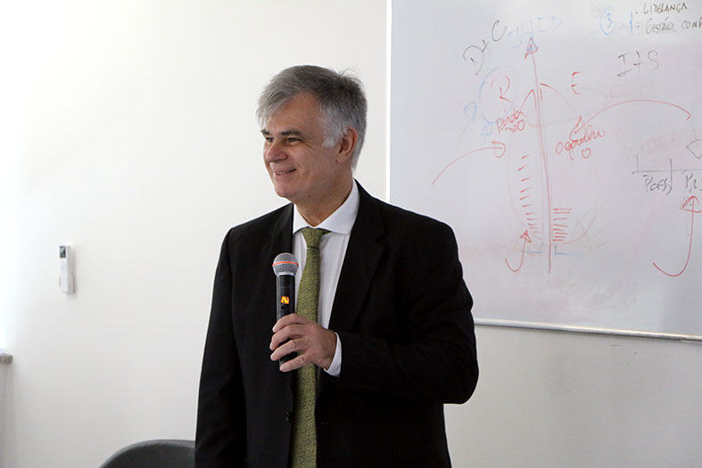 O desembargador Júlio César Costa de Oliveira.