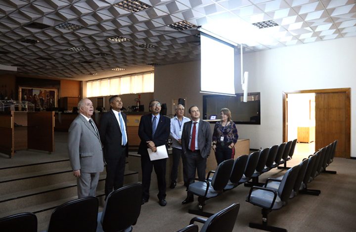 TJ inaugura novos telões automatizados e instalados em salas de sessões e de treinamento para utilização em eventos e reuniões