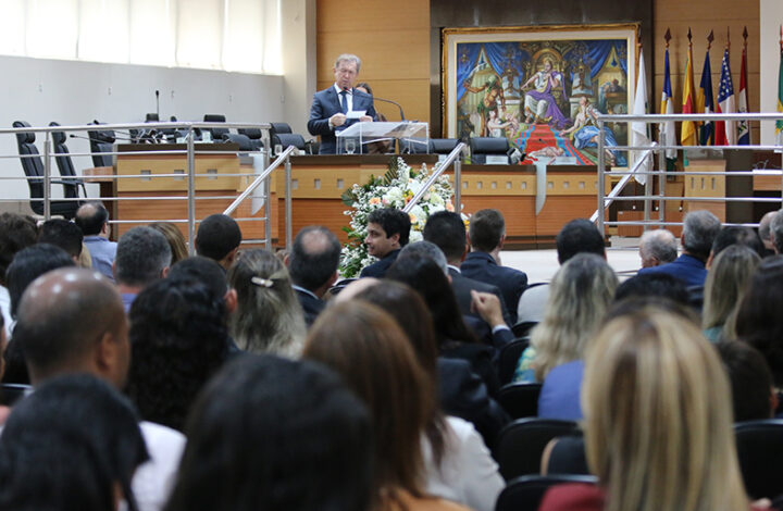 TJES homenageia unidades judiciárias e profissionais de destaque com prêmio William Couto Gonçalves