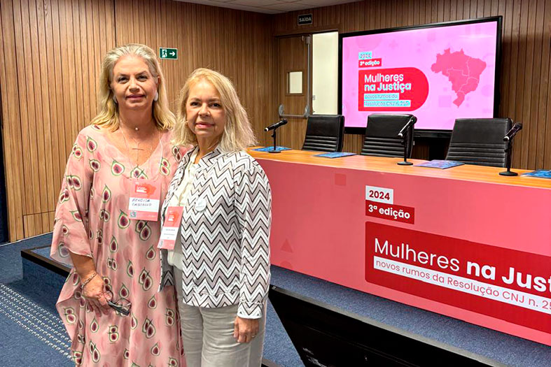 As desembargadoras do Tribunal de Justiça do Espírito Santo, Rachel Durão Correia Lima e Heloísa Cariello posam para foto.