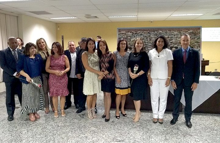 Diretoria do Fórum de Cariacica faz homenagem às mulheres que atuam na unidade judiciária