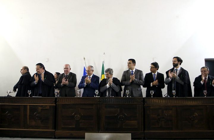Presidente do TJES, Desembargador Sérgio Luiz Teixeira Gama, participa de posse de novo Conselheiro do Tribunal de Contas do Estado