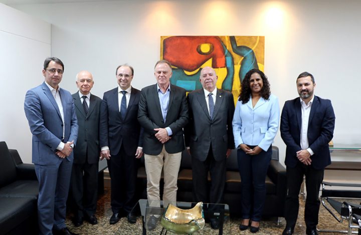 Presidente do TJES, desembargador Sérgio Gama, recebe visita do governador eleito, Renato Casagrande