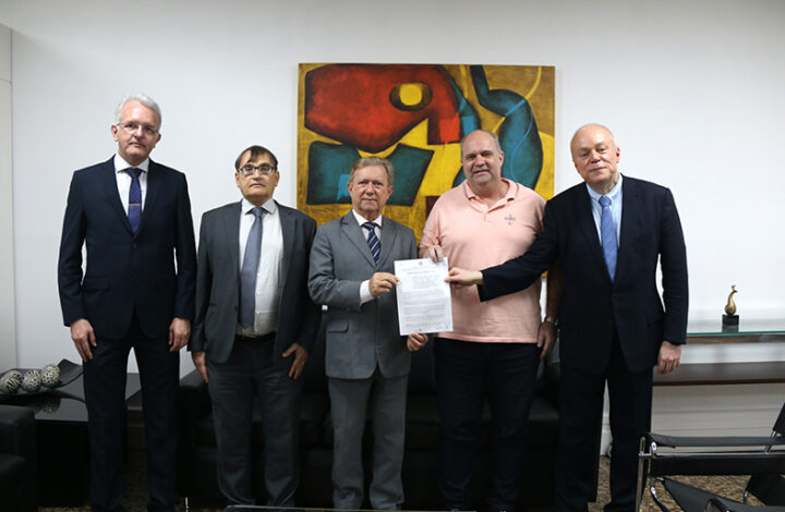 TJES e prefeitura de Apiacá firmam convênio para  digitalização de processos