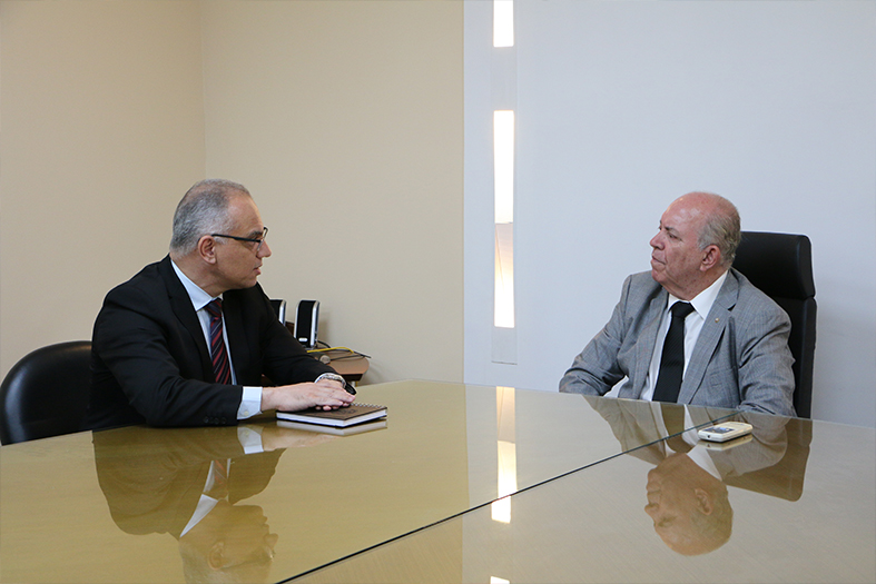O presidente do TJES, desembargador Sérgio Luiz Teixeira Gama se reúne com o Secretário Estado de Segurança Pública e Defesa Social, Roberto Sá.