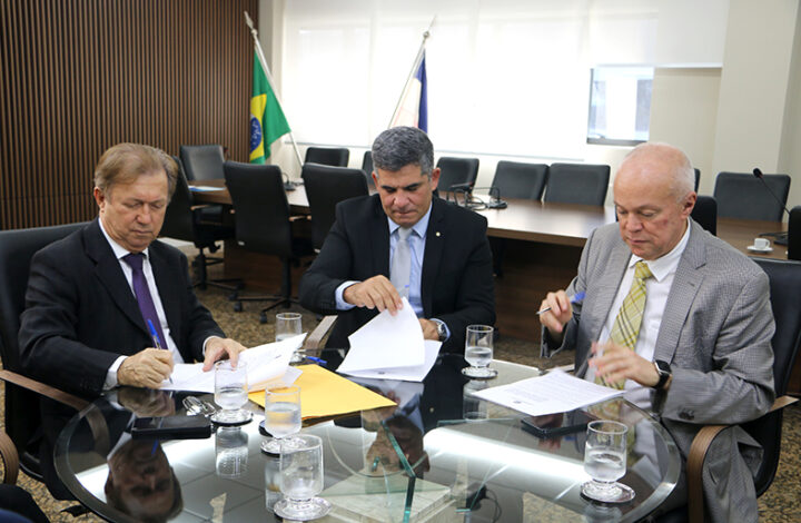 TJES firma convênio com o município de Piúma para promover a digitalização de processos físicos