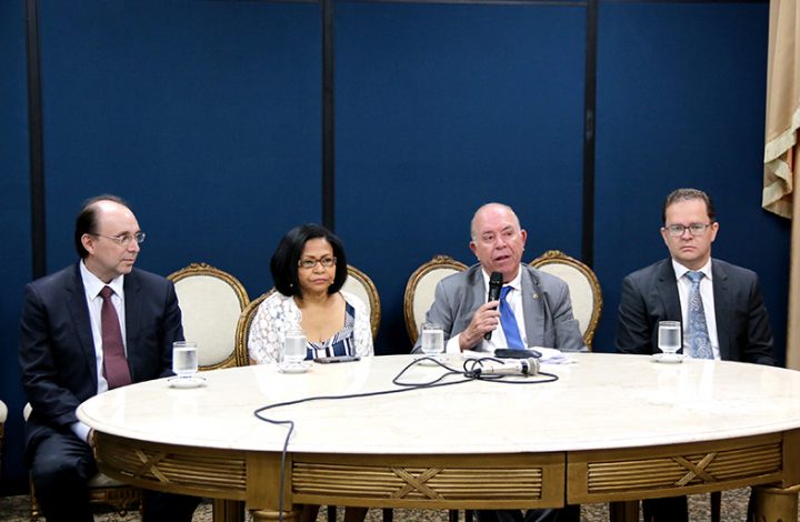 Desembargadores, juízes e servidores recebem equipe do CNJ que veio ao Espírito Santo fazer uma inspeção de rotina no Tribunal de Justiça