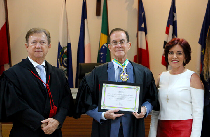 Desembargador Manoel Alves Rabelo se aposenta e recebe homenagem do Tribunal de Justiça do Espírito Santo