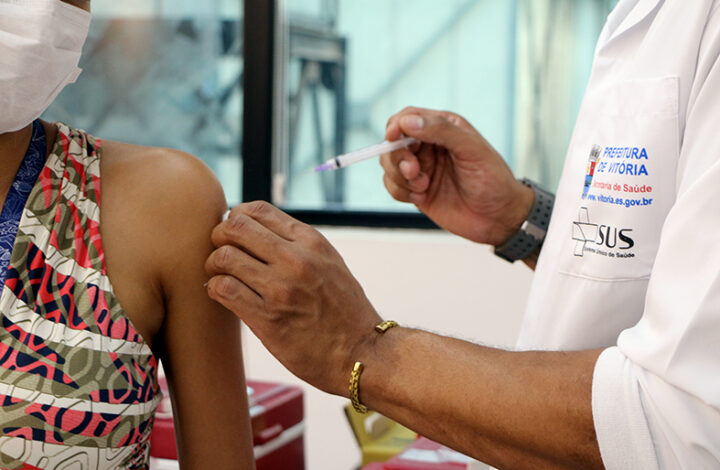 Servidores, estagiários e terceirizados são vacinados contra a Influenza no TJES