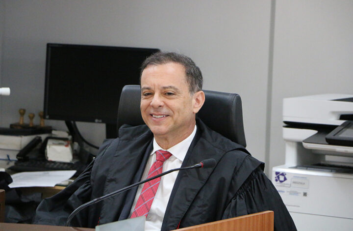 Desembargador Fábio Brasil Nery é homenageado em sua primeira sessão na 4ª Câmara Cível do TJES
