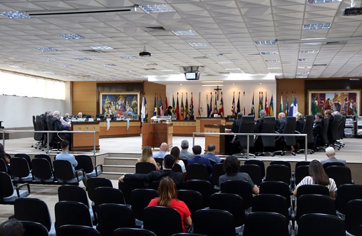 Pleno julga inconstitucional lei que altera grade curricular de ensino da rede municipal de Vila Velha