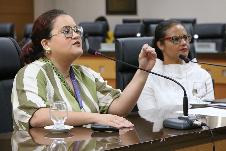 Fernanda Costa Ferreira, que é assistente social do Tribunal de Justiça do Piauí e membra do Coletivo Serviço Social Anticapacitista