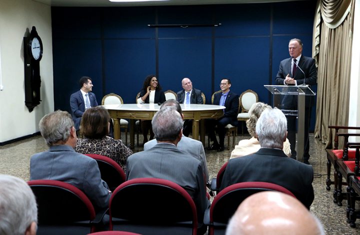 Presidente do Tribunal de Justiça do Espírito Santo recebe a visita do governador do Estado