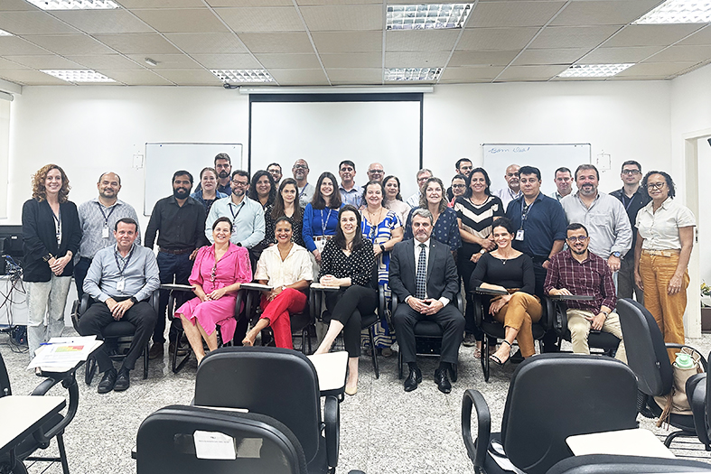 Servidores do judiciário capixaba posam para foto.