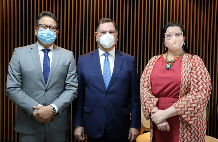 Presidente do Tribunal de Justiça do Espírito Santo empossou novo desembargador nesta segunda-feira, 22