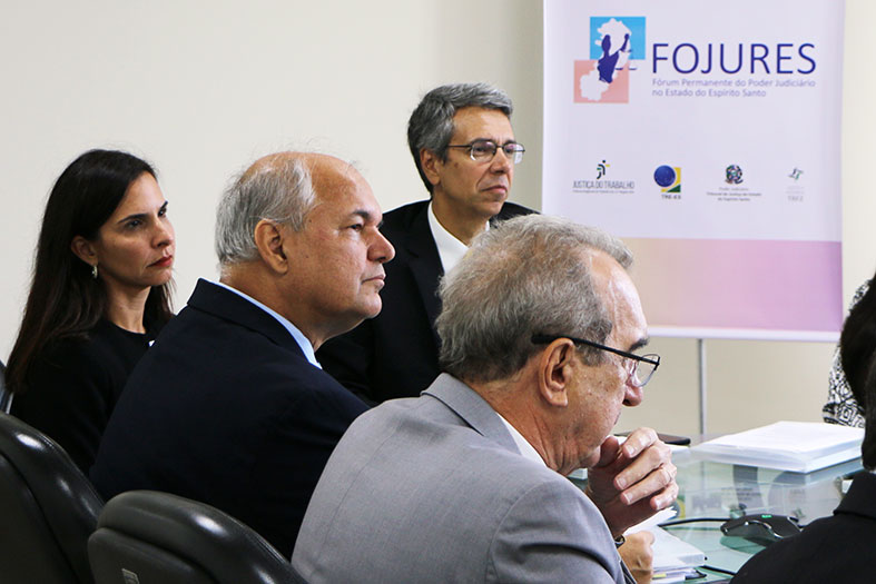 Autoridades do judiciário participam do Fórum Permanente do Poder Judiciário no Estado do Espírito Santo.