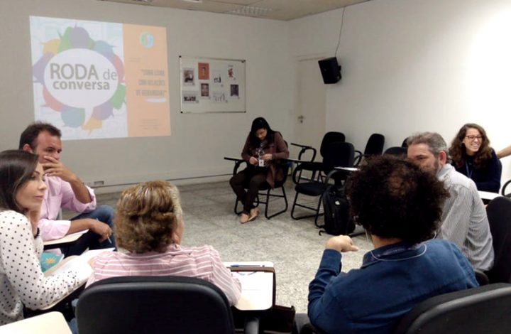 Servidores participaram de roda de conversa sobre relações de hierarquia
