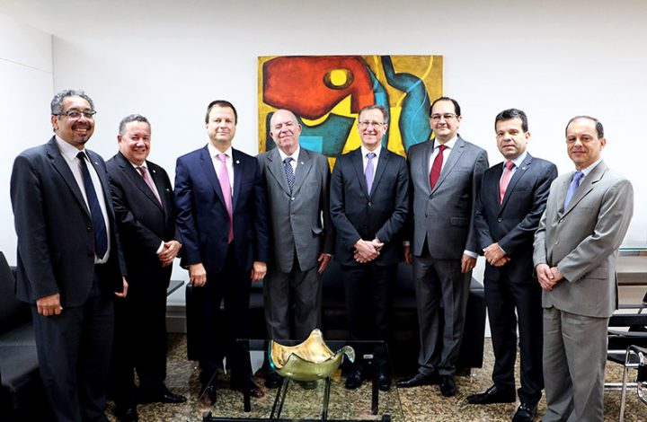 Presidente do TJES, desembargador Sérgio Luiz Teixeira Gama, recebe presidente da OAB, Claudio Lamachia